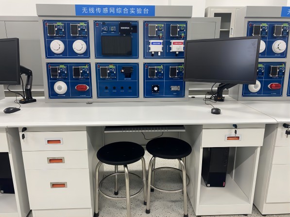 張家口學院單片機、射頻、無線傳感網實驗臺等設備交付